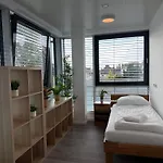 Deluxe 5-bedroom With Modern Kitchen And Two Bathrooms Appartement Floersheim am Main
