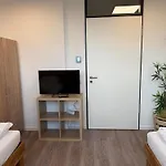 Appartement Deluxe 5-bedroom With Modern Kitchen And Two Bathrooms *