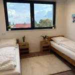 Appartement Deluxe 5-bedroom With Modern Kitchen And Two Bathrooms *