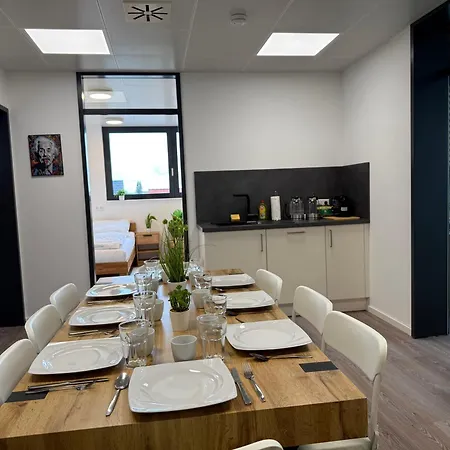 Deluxe 5-bedroom With Modern Kitchen And Two Bathrooms Appartement Floersheim am Main