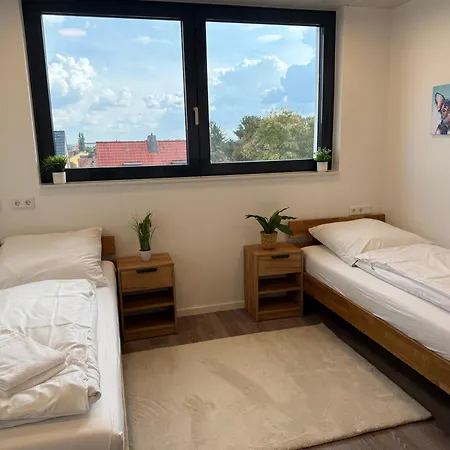 Apartment Deluxe 5-bedroom With Modern Kitchen And Two Bathrooms *