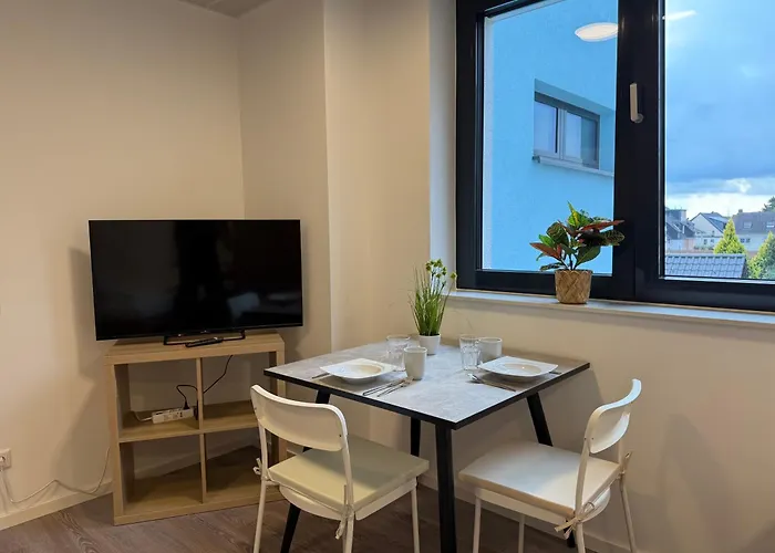 Deluxe 5-bedroom With Modern Kitchen And Two Bathrooms Floersheim am Main