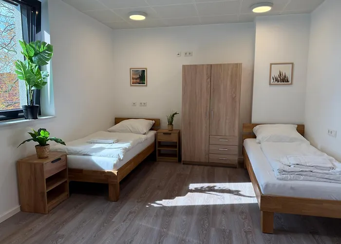 Deluxe 5-bedroom With Modern Kitchen And Two Bathrooms Apartmán *